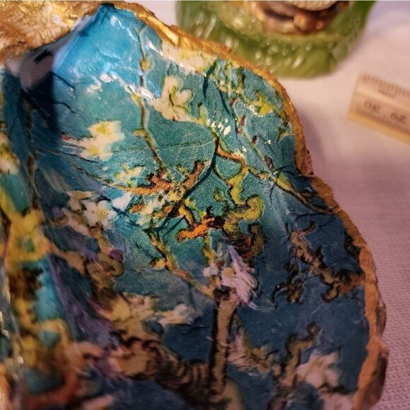 DECOUPAGE JAPANESE STYLE OYSTER SHELL - Picture 3 of 8